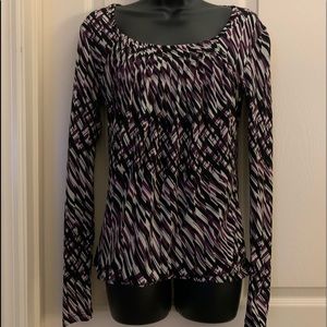 Geoffrey Beene top-Ruched style-Ladies Small ( 2/4 )- Like new- Very flattering